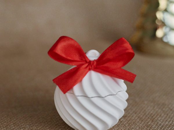 Božićna svijeća u kuglici