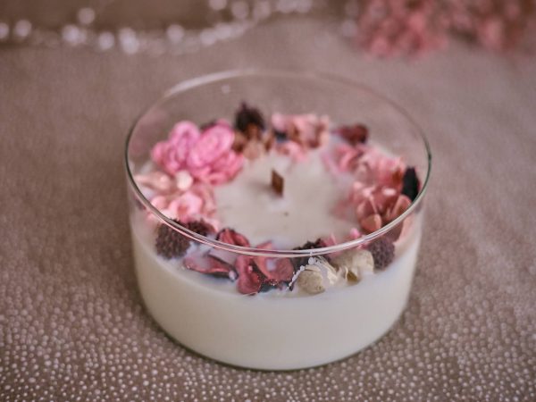 Cvjetna staklena svijeća