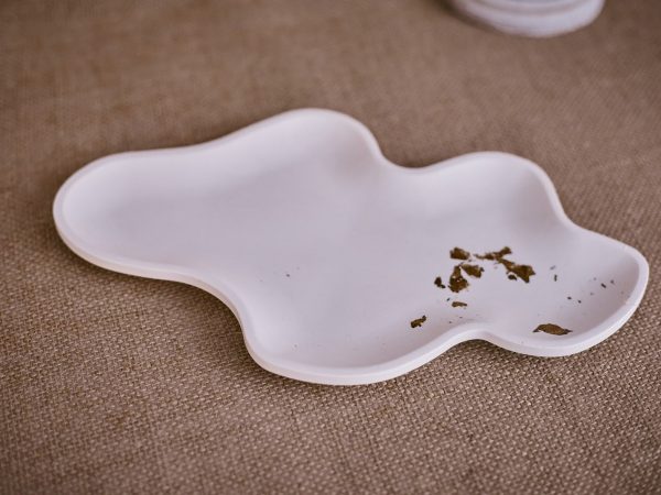 Apstraktni dekor pladanj