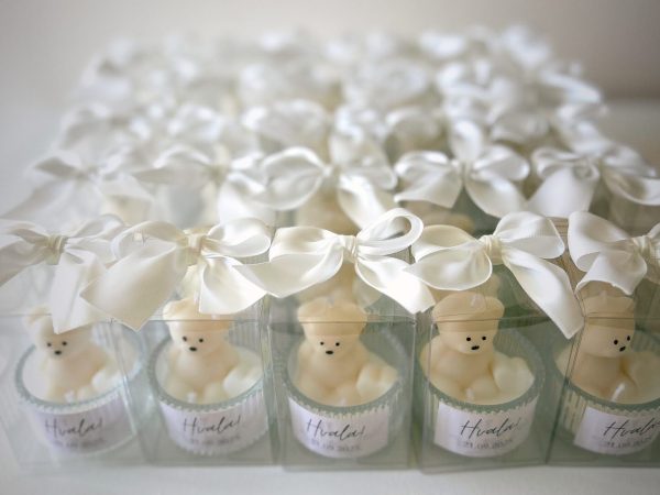 Medo u staklenoj zdjelici